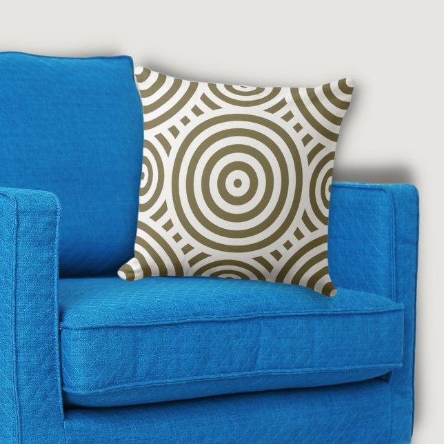 Tribal bruin en wit nesten cirkelpatroon patroon kussen (Tribal Brown & White Nested Circle Pattern Throw Pillow, Blue Armchair)