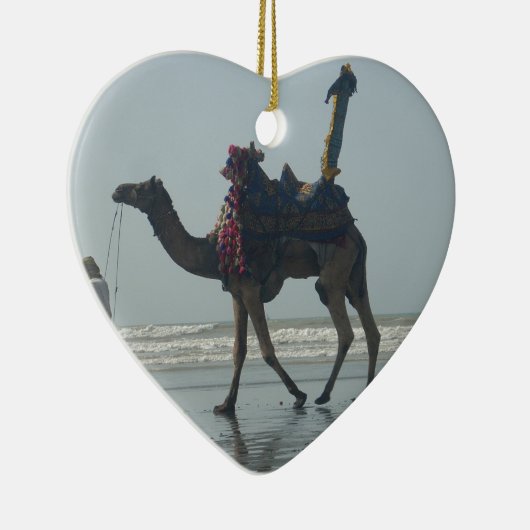 Tribal Camel Ride: Morning Tide Sands & Zee Keramisch Ornament (Rechts)