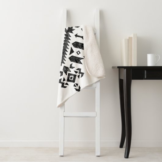 Tribal Design: Zwart Wit Hand-getrokken Sherpa Deken (In situ)