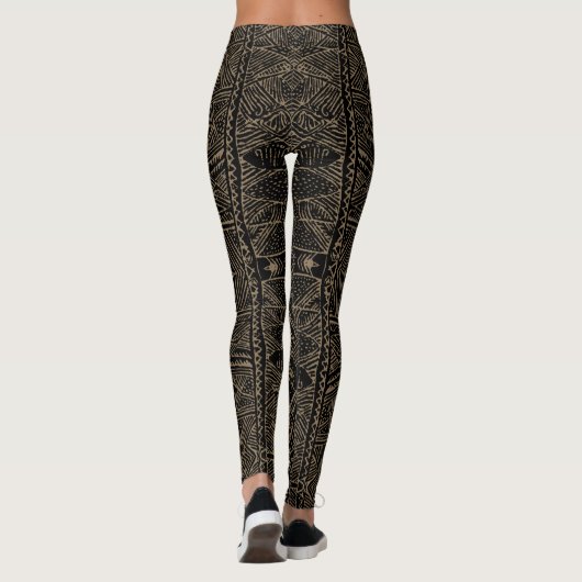 Tribal Vibe Black en Tan Print Leggings (Achterkant)
