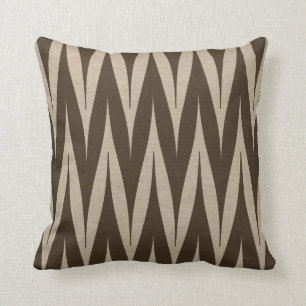 Tribal Zigzag Pattern Dark Brown op Linen look Kussen