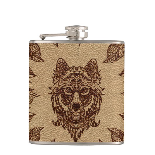 Tribale Wolf en veren leder, ingegraveerd, met inp Heupfles (Voorkant)