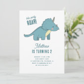 Triceratops verjaardag. Blue Dinosaur Kinder Parti Kaart (Staand voorkant)