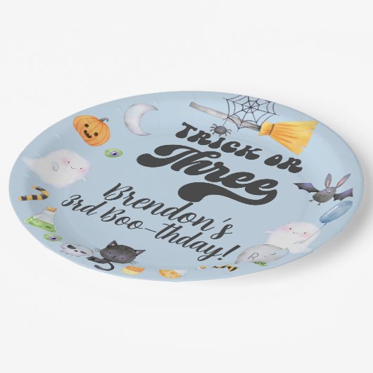 Trick of drie Halloween jongen verjaardagspapier b Papieren Bordje (Gekanteld)