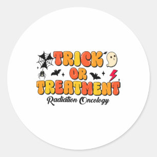 Trick of Treatment Straling Oncologie Halloween 2 Ronde Sticker