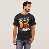 Trick or Beer Funny Halloween Drink T-shirt (Voorkant volledig)