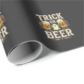 Trick or Beer Halloween Bier Design_1 Cadeaupapier (Rol Hoek)