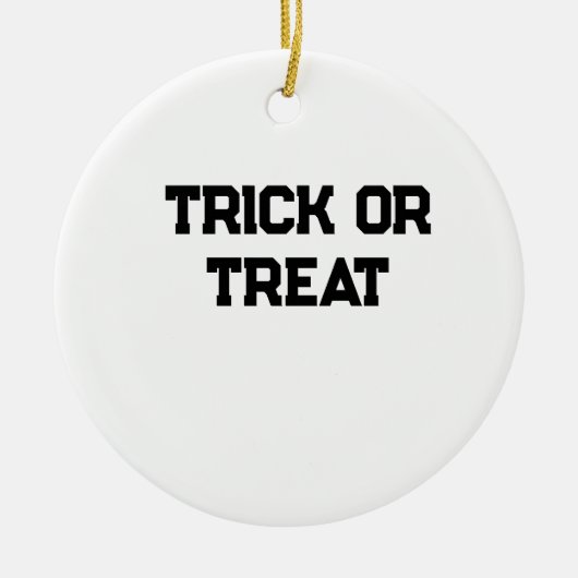 Trick or. Behandel Halloween spookachtige zwarte e Keramisch Ornament (Voorkant)