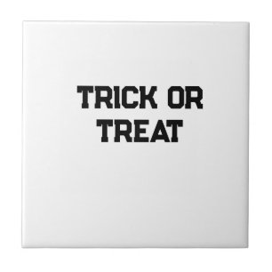 Trick or. Behandel Halloween spookachtige zwarte e Tegeltje