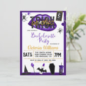 Trick or Chic Halloween Bachelorette Uitnodiging (Staand voorkant)