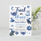 Trick or Three Blue Halloween Kinder 3e verjaardag Kaart (Staand voorkant)