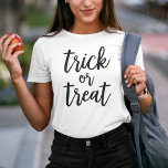 Trick or treat Black Modern Script Halloween Tri-Blend Shirt<br><div class="desc">Viel Halloween in stijl met dit "trick or treat" shirt met modern zwart script.</div>