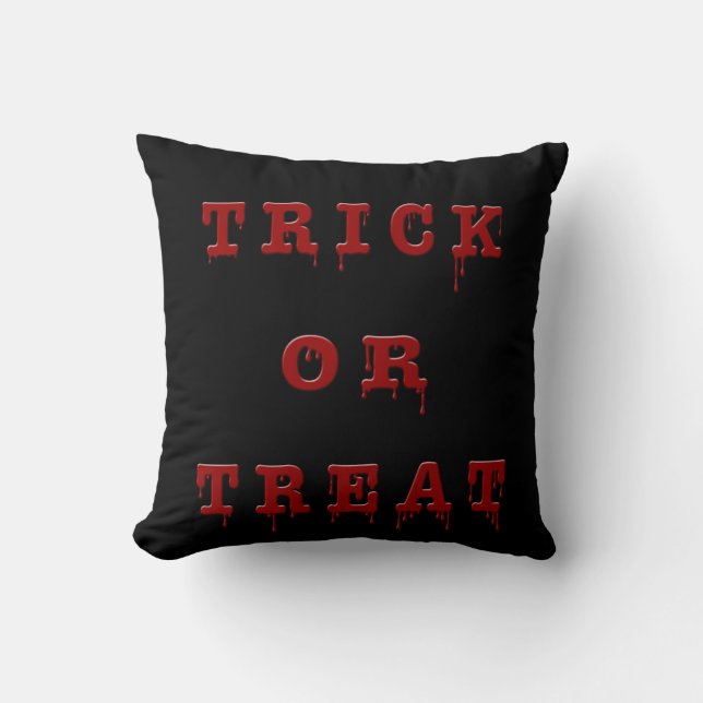 Trick or treat Bloody versie Kussen (Voorkant)
