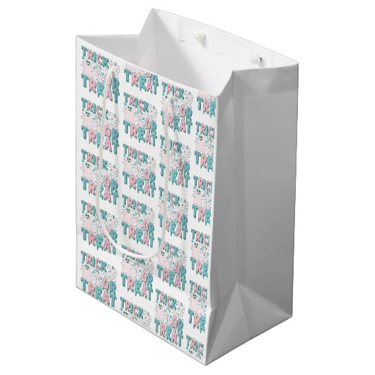 Trick or Treat Geesten Cute Witte Halloween Medium Cadeauzakje (Voorkant Gekanteld)