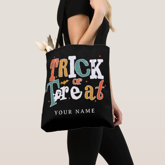 Trick Or Treat Halloween Aangepaste naam Tote Bag (Dichtbij)