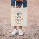 Trick or treat Halloween gepersonaliseerde Canvas  Tote Bag<br><div class="desc">Bezoek berryberrysweet.com voor stijlvolle gepersonaliseerde geschenken en briefpapier.</div>