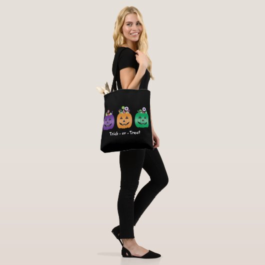 Trick or treat Halloween Jack O lantaarn Snoep emm Tote Bag (Op model)