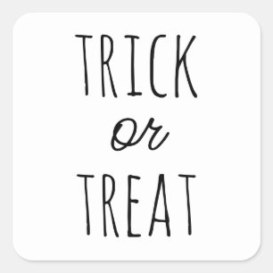 Trick or Treat Halloween. Minimalistisch Zwart & W Vierkante Sticker