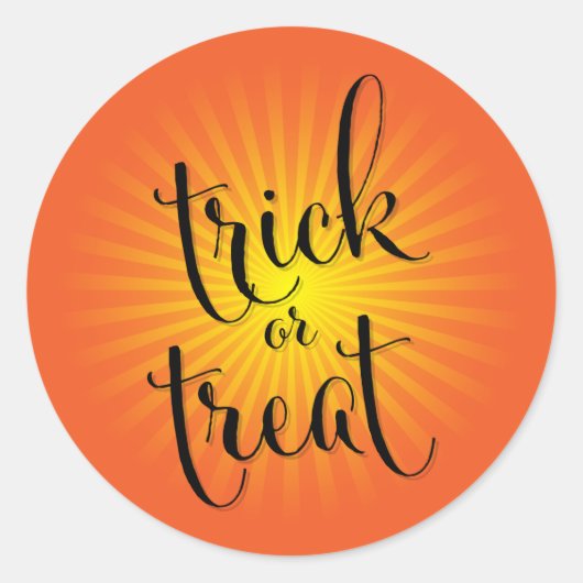 Trick or treat Halloween Modern Typografie Ronde Sticker (Voorkant)