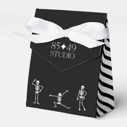 Trick or treat Halloween Social Distancing Logo Bedankdoosjes (Voorkant Zijde)