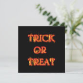 Trick or Treat Halloween Vuur Feest Uitnodiging (Staand voorkant)
