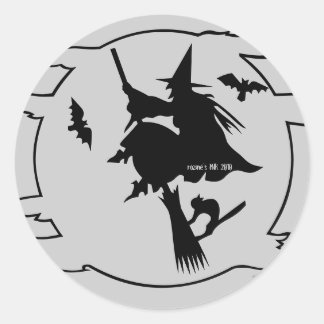 Trick or treat heks op kamer met vleermuizen + zwa ronde sticker
