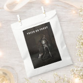 Trick or Treat. Man dressed as skeleton Bedankzakje (Geknipt)