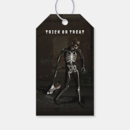 Trick or Treat. Man verkleed als skelet Cadeaulabel