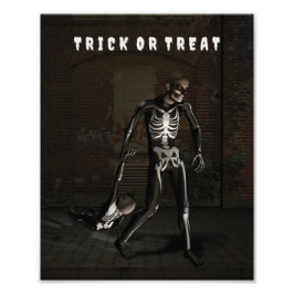 Trick or Treat. Man verkleed als skelet Foto Afdruk