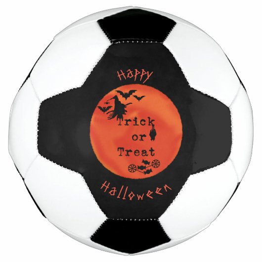 Trick or treat met heks en vlekken op Oranje maan Voetbal (Voorkant)
