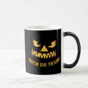 Trick or treat met pompoen gezicht magische mok
