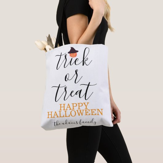 Trick or treat Modern Script Halloween Tote Bag (Dichtbij)