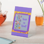 Trick or treat! reclamebord met voetstuk (Insitu)