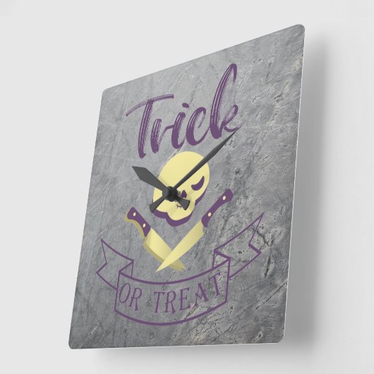 Trick or treat skull crossbones Halloween ribbon T Vierkante Klok (Hoek)