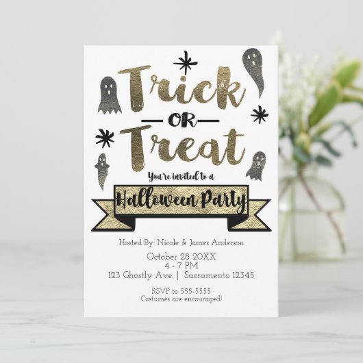 Trick or Treat Spookachtig Chic Modern Halloweenfe Kaart (Staand voorkant)
