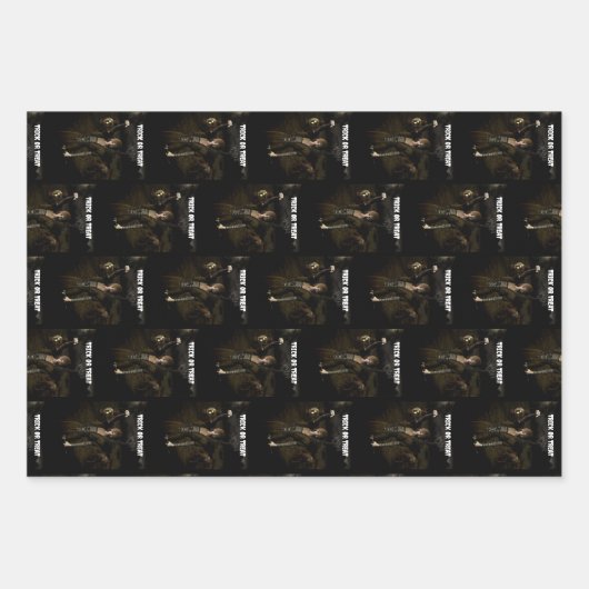 Trick or Treat. Thin female carrying lamp Inpakpapier Vel (Voorkant)