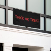 Trick or treat zwart rood bloed tekst Halloween Spandoek (Buitenkant Gebouw)