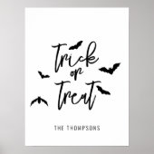 Trick or treat zwart script met vleermuizen Hallow Poster (Voorkant)