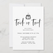 Trick Or Treat Zwarte Minimaal Halloweenfeest Kaart (Voorkant)