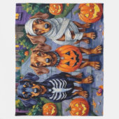 Trick-or-Treating honden tijdens Halloween Fleece Deken (Voorkant)