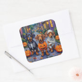 Trick-or-Treating honden tijdens Halloween Vierkante Sticker (Envelop)