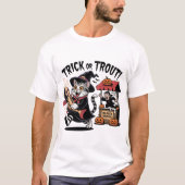 Trick or Trout! Funny Witch Cat Tee T-shirt (Voorkant)