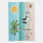 Tricolor Papillon-hond op een tropisch zomerstrand Theedoek (Verticaal)