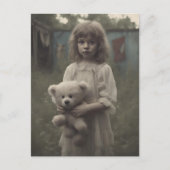 Triest spookkind in het verlaten circus briefkaart (Voorkant)