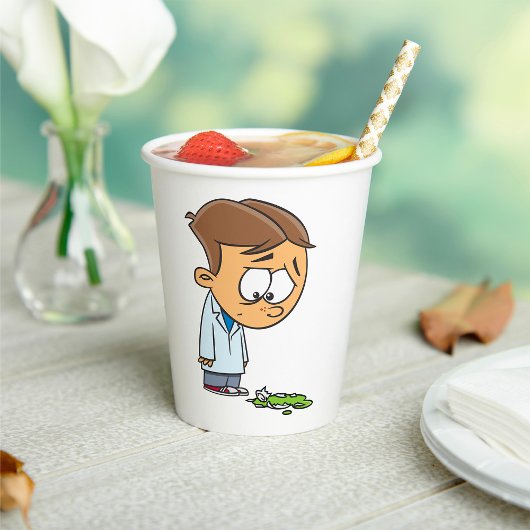 Trieste Jongen Wetenschapper met Gebroken Experime Papieren Bekers