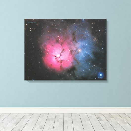 Trifid Nebula (M 20) - Medium Canvas Print (Insitu (Houten vloer))