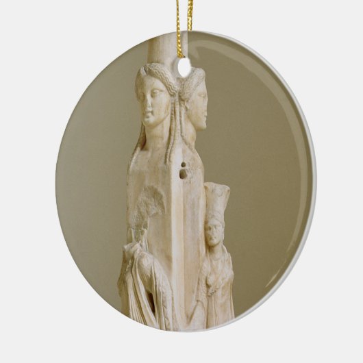 Triform Herm van Hecate, marmer sculptuur, attisch Keramisch Ornament (Links)