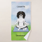 Trikleurige Yoga Cavalier King Charles Spaniel   Badhanddoek (Badhanddoek)