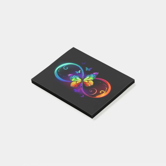 Trillende oneindigheid met regenboogvlinder op zwa post-it® notes (Schuin)