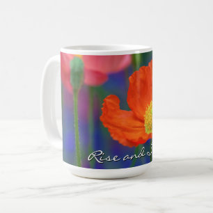 Trillende oranje klaproosbloesem koffiemok